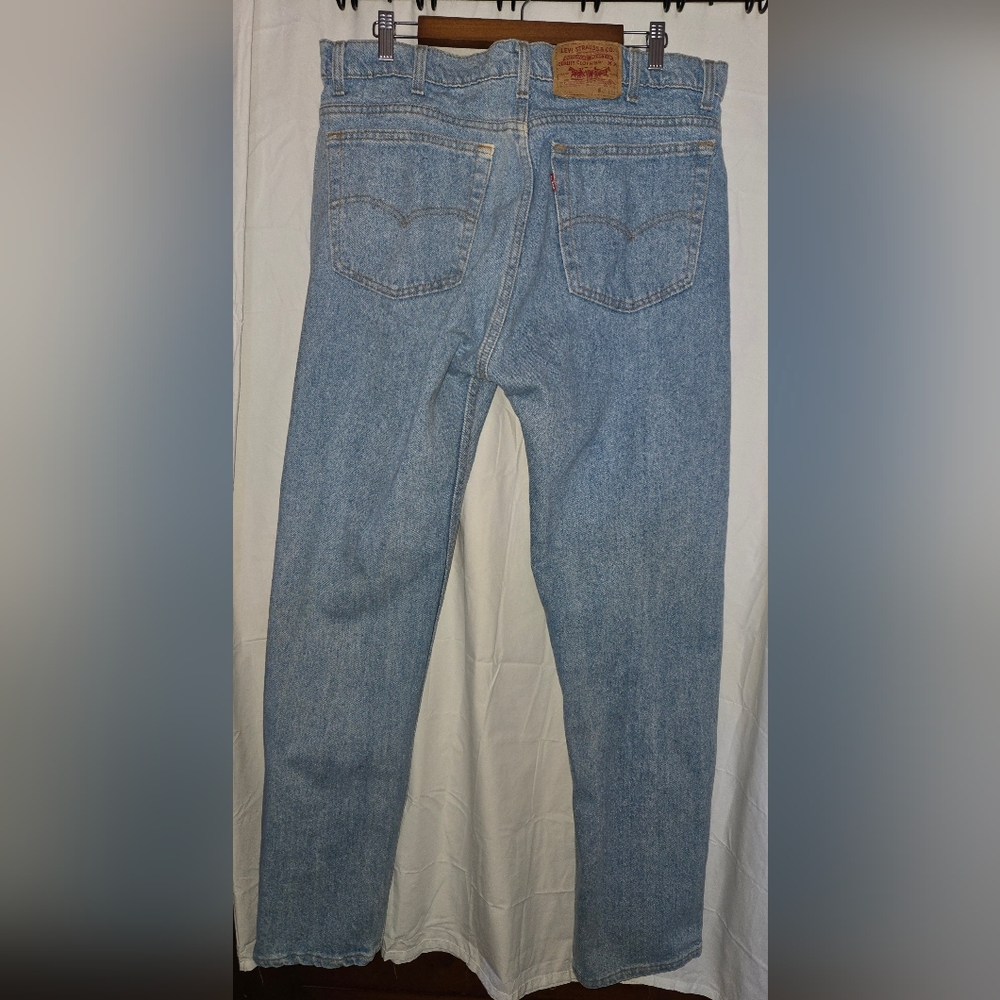 Vintage Levi red tag size W40 L32 Men's Blue Jeans 505